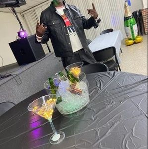 Meet your Posher, Wayne